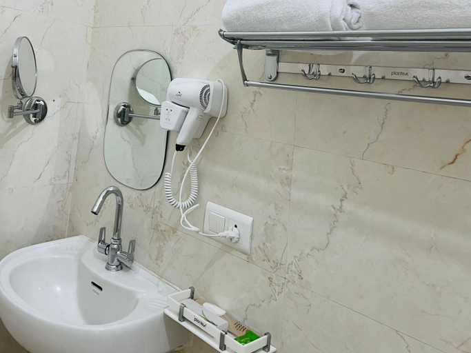 Bathroom 2, The Nandi International Boutique Homestay, Varanasi