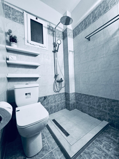 Bathroom, Sun Sight - Deluxe Versatile Lounge Suites, Central Macedonia