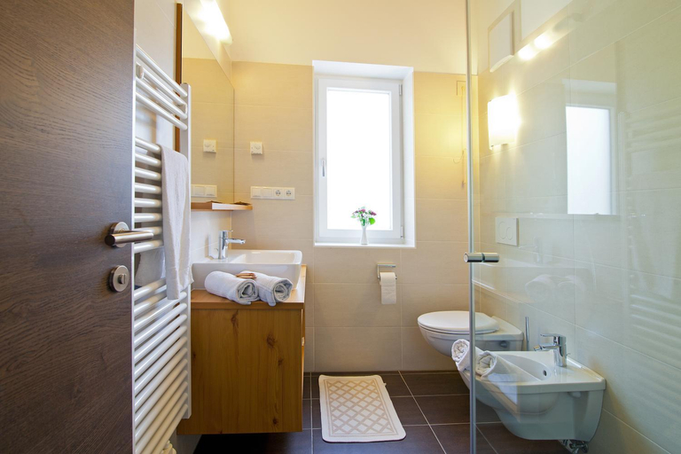 Bathroom 4, Hotel Stegerhaus, Bolzano