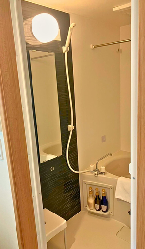 Bathroom 16