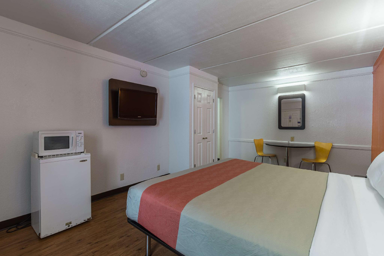 Bedroom 10