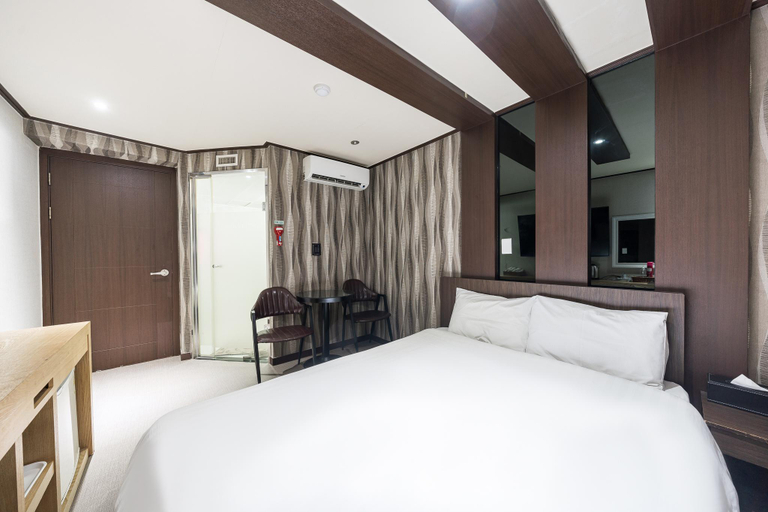 Bedroom 9