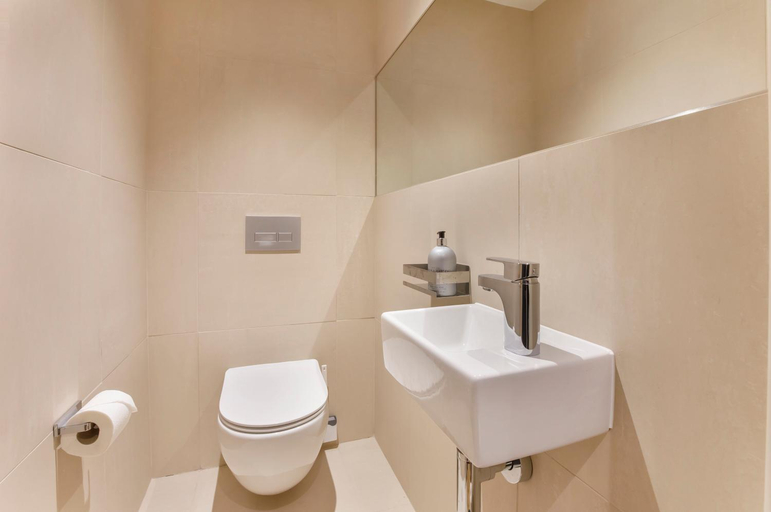 Bathroom 2, City Apartments - Hudson Quarter, York