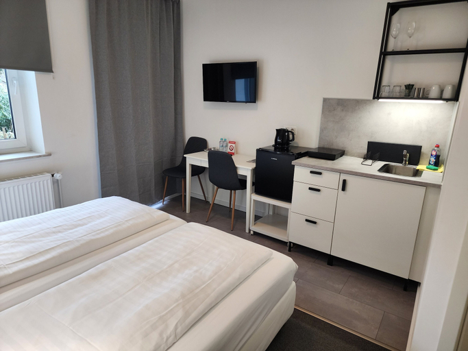 Bedroom 4, Davin City Apartments, Hamburg