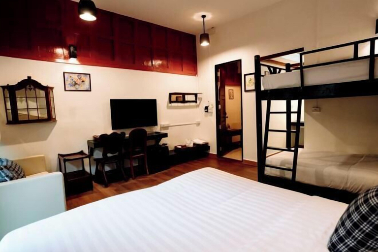 Bedroom 13