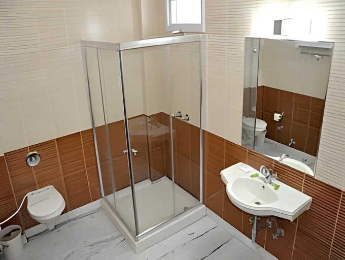 Bathroom 3, Hotel Vishal, Reasi