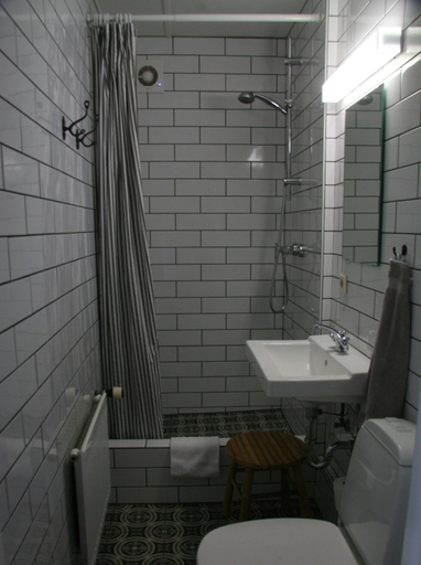 Bathroom 4, Árból Guesthouse, Húsavík