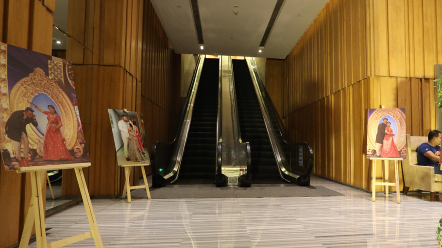 Public Area 2, Holiday Inn Hotel New Delhi Noida Mayur, Delhi