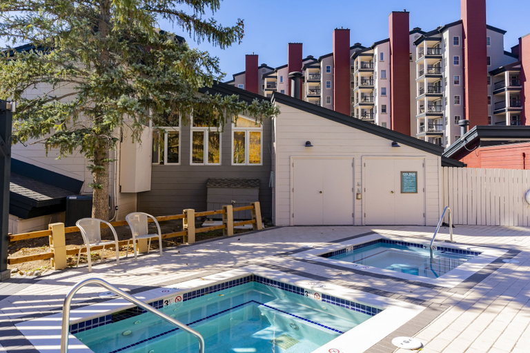 Sport & Beauty 4, Torian Plum Condominiums, Routt