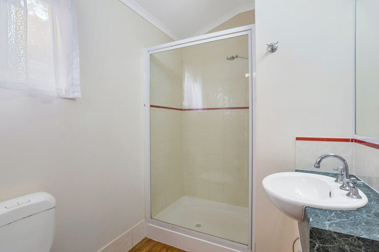 Bathroom 4, COOKTOWN HOLIDAY PARK, Cook