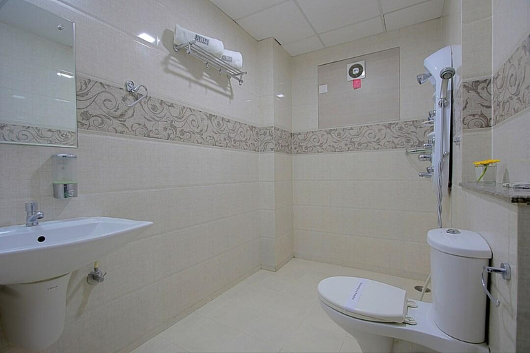 Bathroom 4, Hotel ABM International, Bangalore