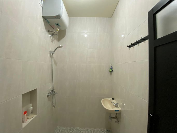 Bedroom 3, RedDoorz Syariah @ Jitu Guest House Purwokerto, Banyumas