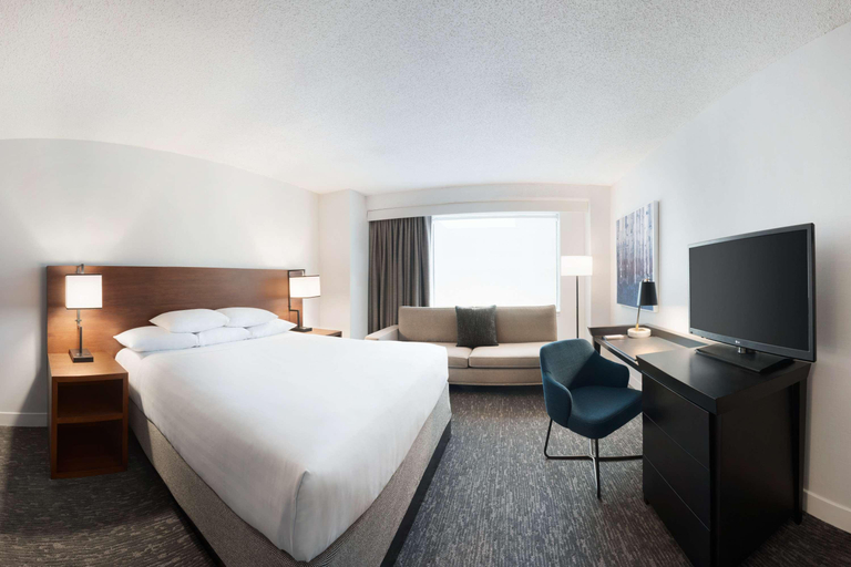 Bedroom 3, Hyatt Regency Schaumburg, Cook