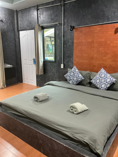Bedroom 2, Baan Ton Jaeng, Manorom