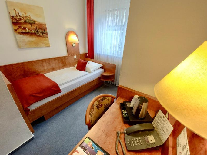Bedroom 3, Hotel West An Der Bockenheimer Warte, Frankfurt am Main