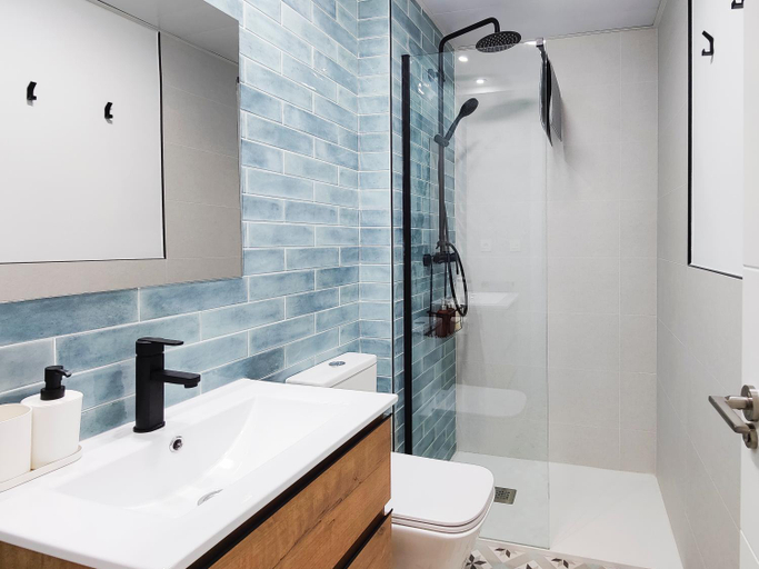 Bathroom 2, El Encanto del Casco by Alogest, Zaragoza