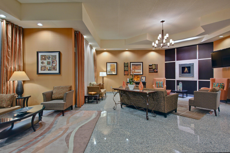 Public Area 3, Holiday Inn & Suites WINDSOR (AMBASSADOR BRIDGE) by IHG, Essex
