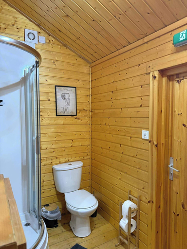 Bathroom, Log Cabin - Elkesley, Nottinghamshire