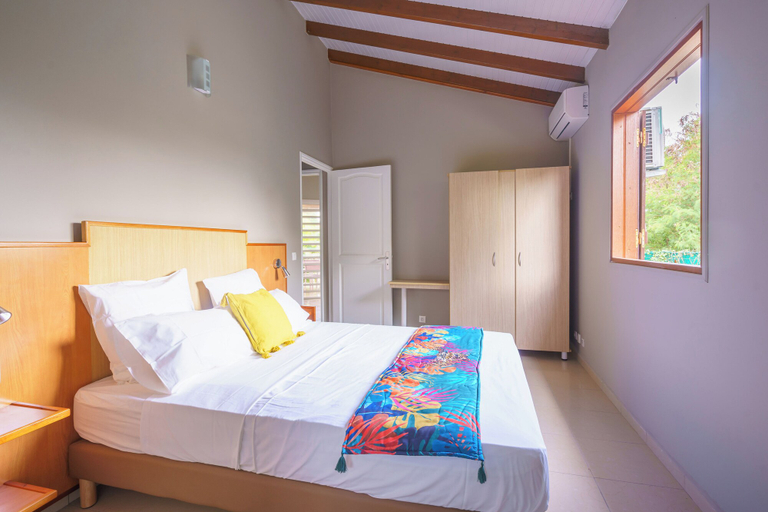 Bedroom 3, Gites tamarin, Saint-François