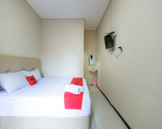 Bedroom 13