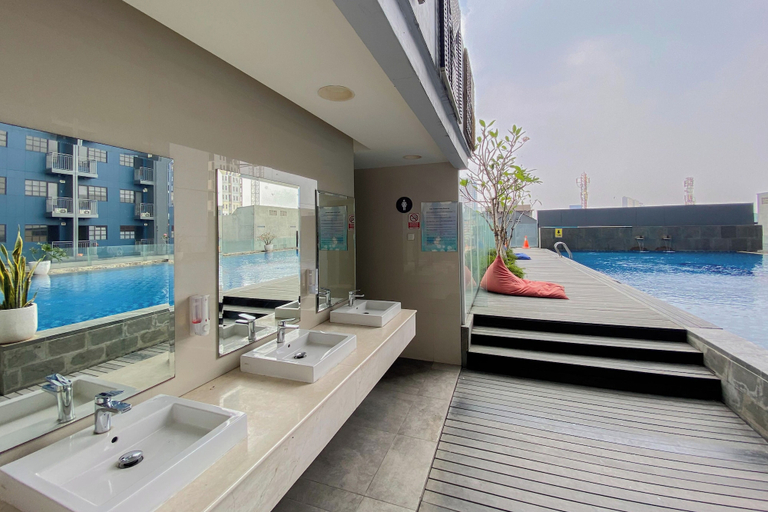 Bathroom, Simply And Homey Studio At Evenciio Margonda Apartment, Depok