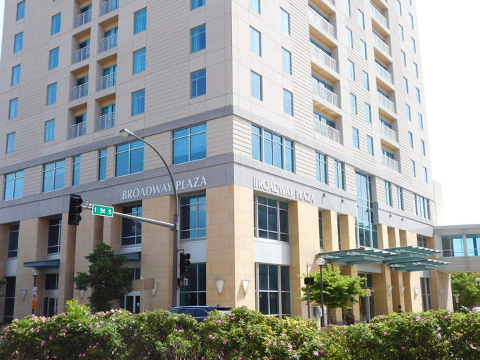 Exterior & Views 2, Broadway Plaza, Trademark Collection by Wyndham, Olmsted