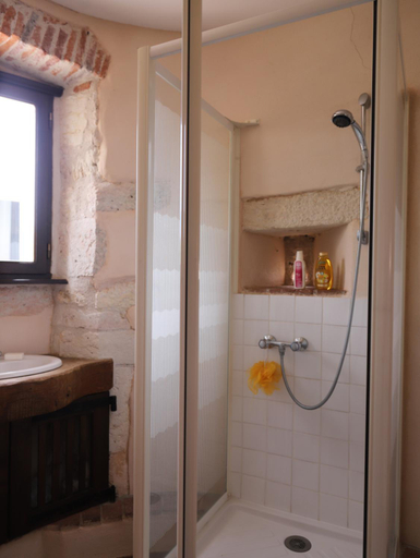 Bathroom 3, Chambres d'hotes dans un chateau au coeur de la Toscane Occitane Albi-Cordes-Rabastens, Tarn
