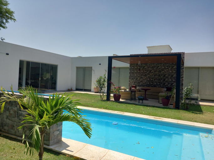 Others 5, Casa muy comoda Santa Cruz, Andrés Ibáñez