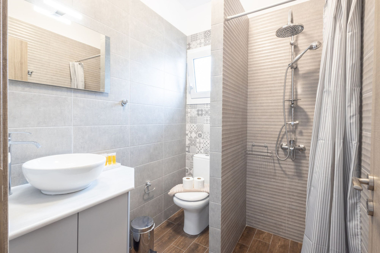 Room 2, Beachfront 2-bedroom Stay in Voula, Attica