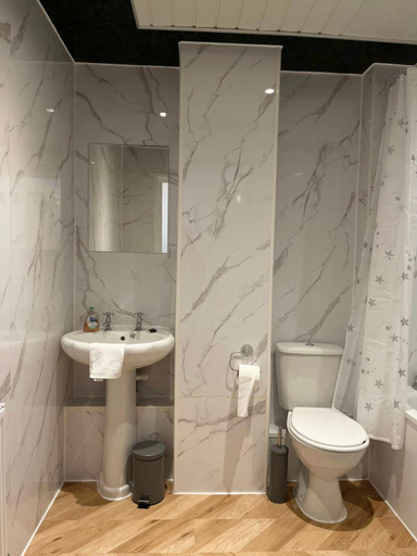 Bathroom 2, Eldridge Court Apartment - 1 bedroom, London