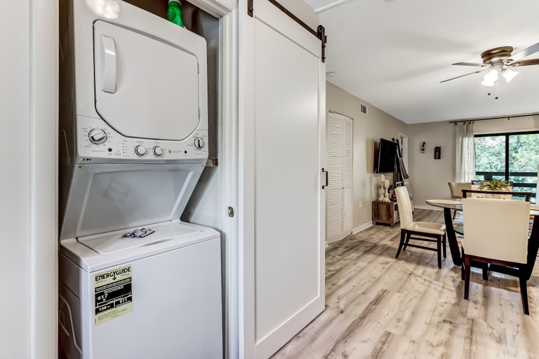 Others 2, 3e Amelia Landings 2 Bedroom Condo by RedAwning, Nassau