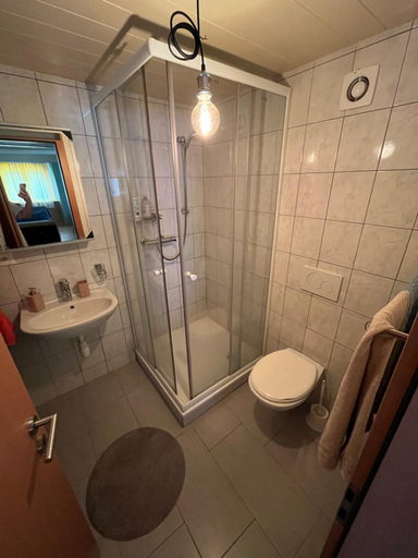Bathroom 3, Historische Maisonettewohnung bis 10 Gaste, Magic Pass Belalp, Rosswald und mehr, Brig