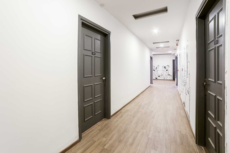 Public Area 4, Super Townhouse Rohini Sector 23, Delhi