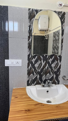 Bathroom, Meghsparsh Resorts, Narkanda, Shimla