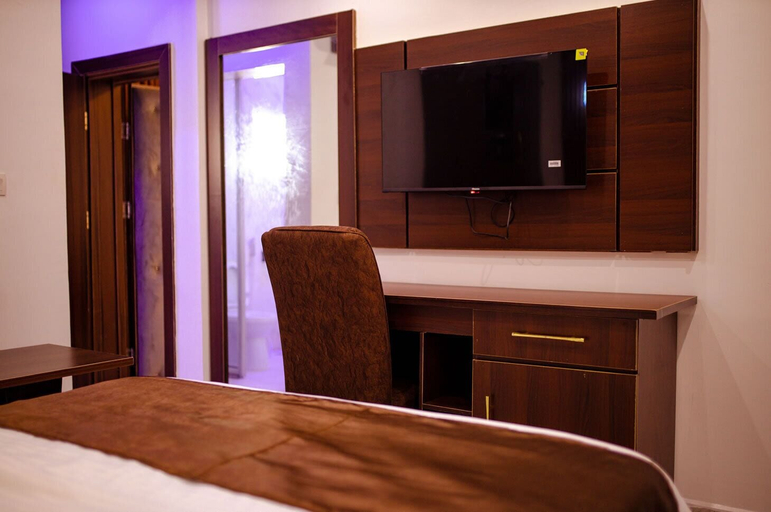 Bedroom 3, Hilton Euphoria Hotel, Alimosho