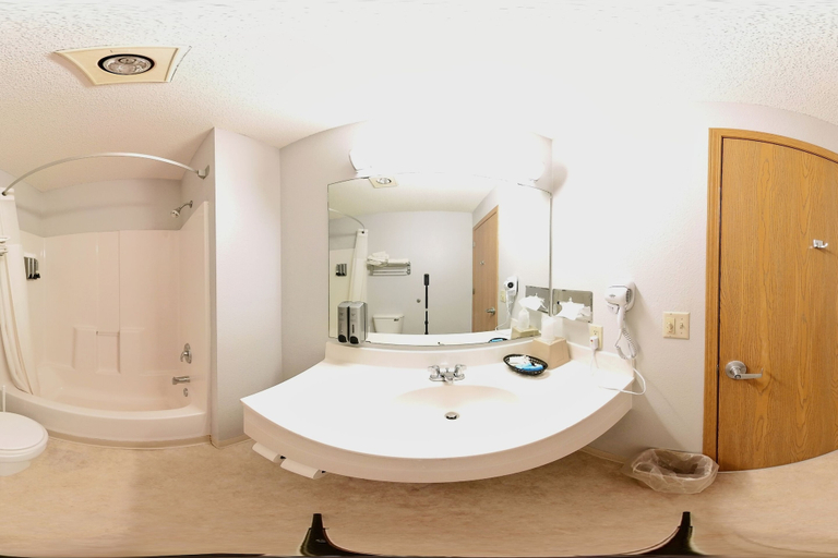 Bathroom 4, Coratel Inn and Suites by Jasper New Richmond, Saint Croix