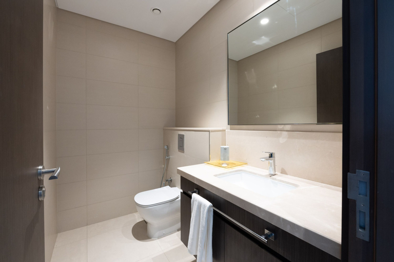 Room 3, Downtown Escape Lush 2BR w Burj Khalifa View, Dubai