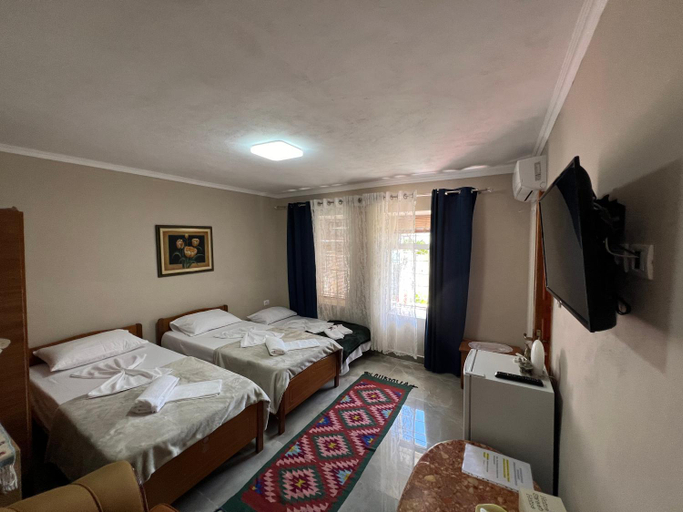 Bedroom 2, Garden Villa Guni, Krujës