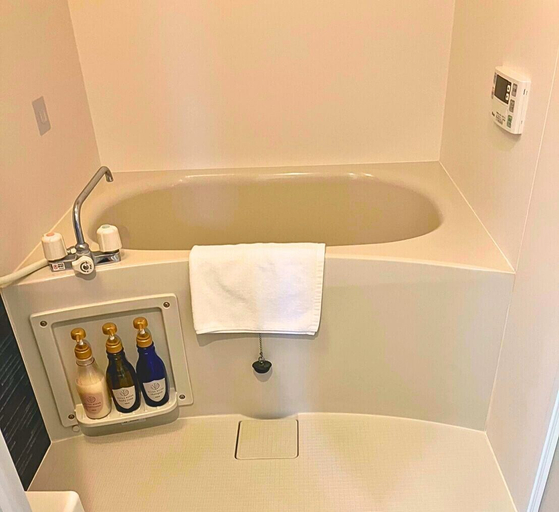 Bathroom 16