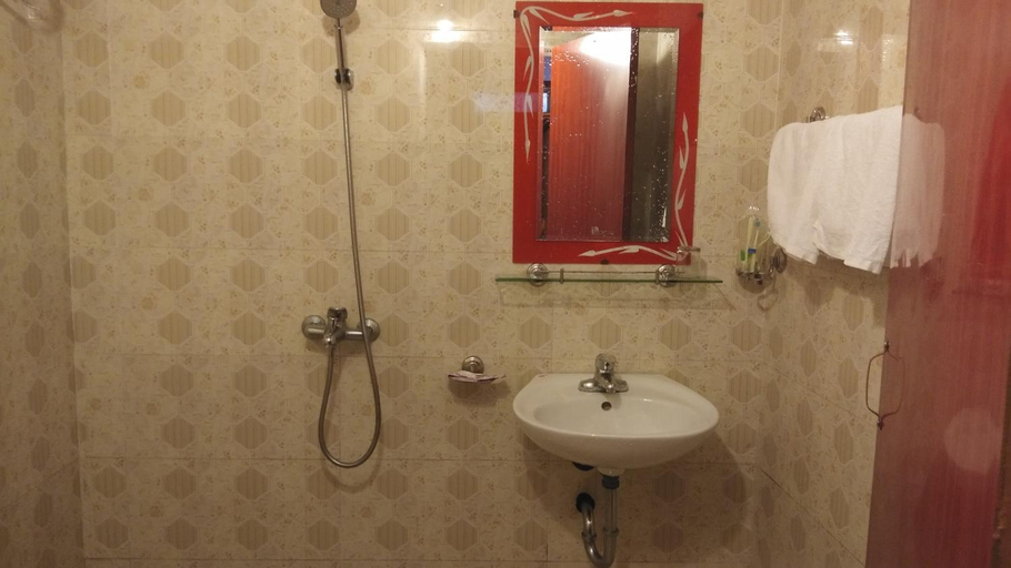 Bathroom 5, Nguyen Dang Guesthouse Sapa, Sa Pa