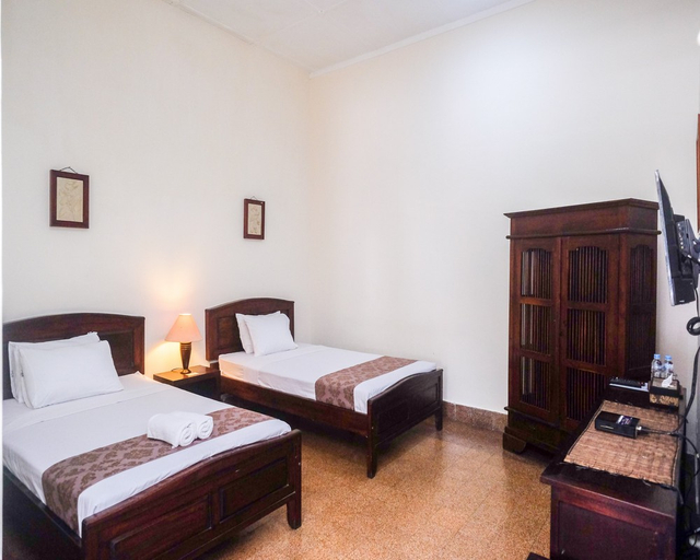 Bedroom 2, Monginsidi Guest House Syariah Malioboro Yogyakarta, Yogyakarta