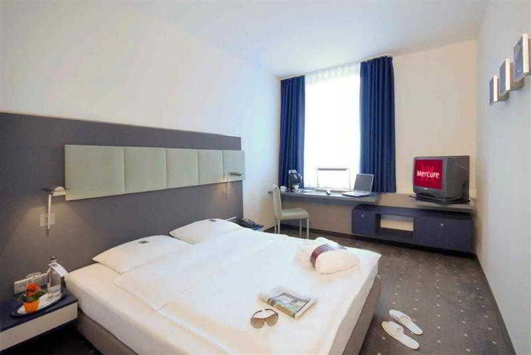 Bedroom 2, Mercure Hotel Frankfurt Eschborn Helfmann Park, Main-Taunus-Kreis