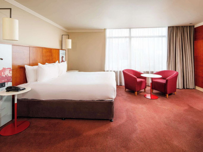 Bedroom 4, Mercure Cardiff Holland House Hotel & Spa, Cardiff