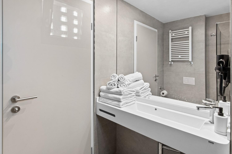 Bathroom 5, Hotel Atena Saturn, Mangalia