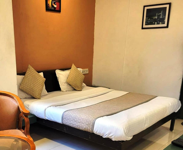 Bedroom 3, Hotel Isher International, Gandhinagar