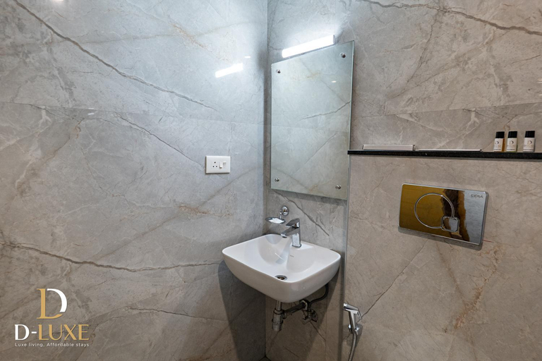 Bathroom 3, D-Luxe Hotel, Ernakulam