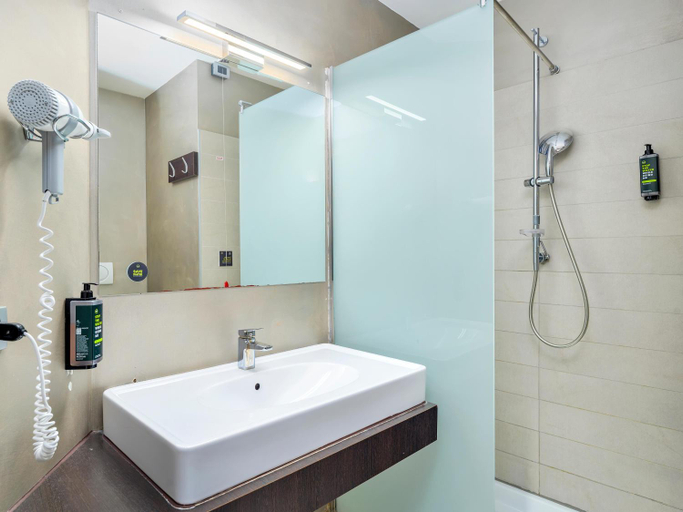 Bathroom 4