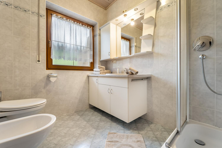 Bathroom 3, Holzerhof Lothen , Campolino, Bolzano