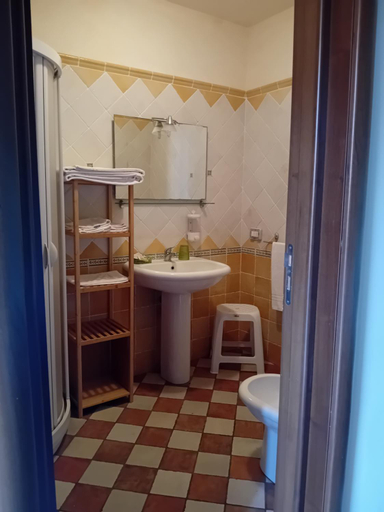 Bathroom 3, Villa Carati, Catania