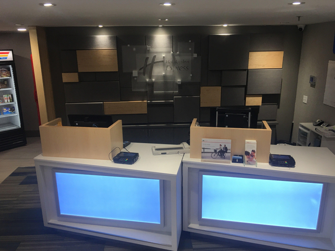 Exterior & Views 5, Holiday Inn Express DUBLIN by IHG, Pulaski